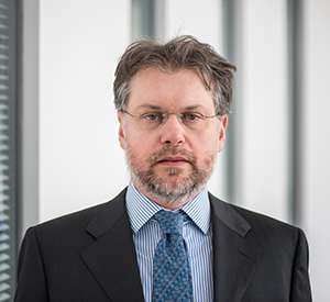 LQG 2024/02/13 – 18:30 – Sovereign Credit Default Swaps and the Currency Forward Bias – Giovanni Calice – at BlackRock – IP *OLO* Hybrid